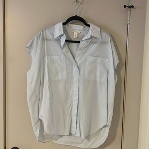 Sleeveless button down shirt